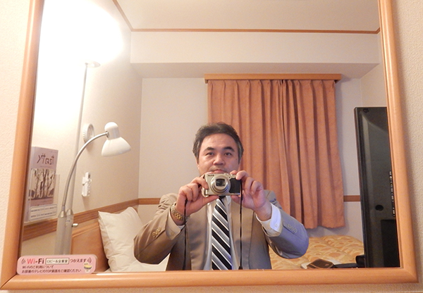 深夜に行われた札幌ドームでの生放送を終え、今ホテルに帰ってきました。目が冴えているのでこのまま寝ずに、新千歳空港8時ちょうど発の飛行機で東京に帰ります。