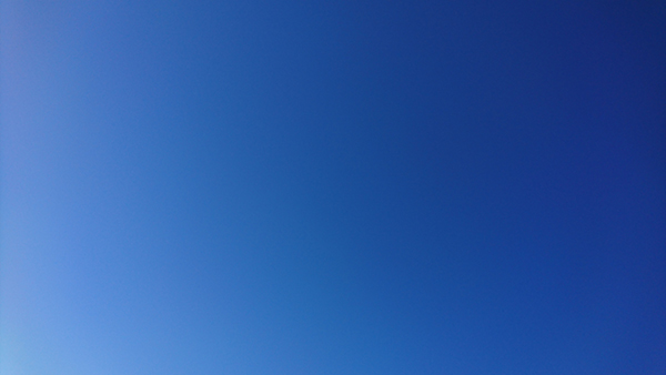 雲一つない青空。東京・練馬より。思えば、やりたい気持ちと度胸だった・・・。